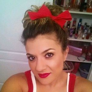 Meet your Posher, Holly